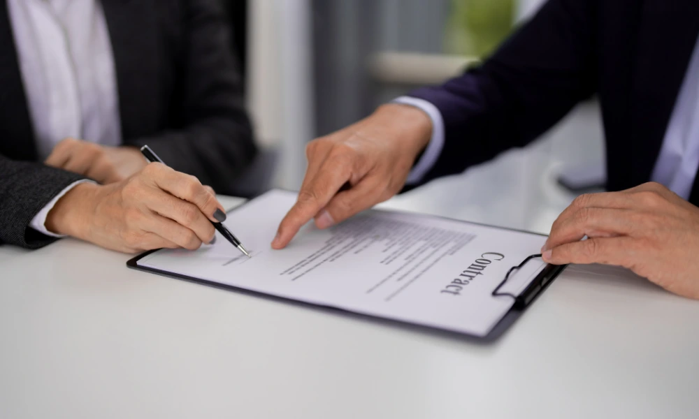 institucional y trámites Malta